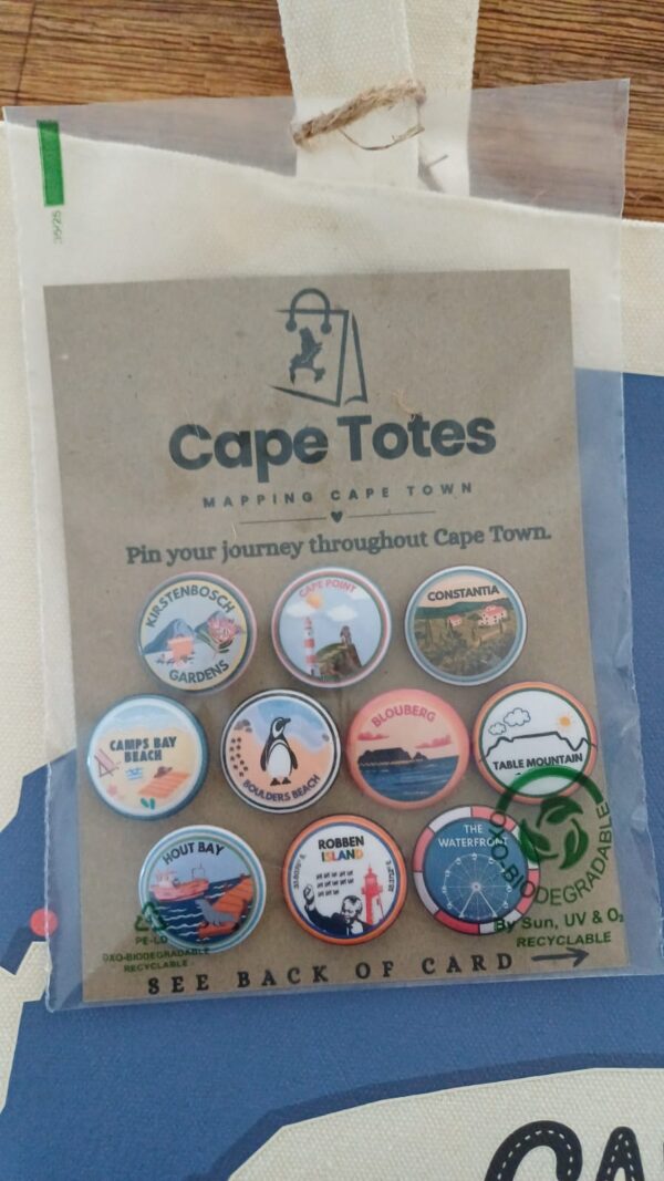 Signature Cape Totes Tote Bag & Badge Set